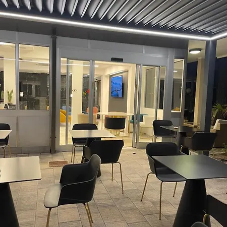 酒店 Elsa Rooms 米兰马瑞提那