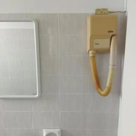 Elsa Rooms 3* 米兰马瑞提那