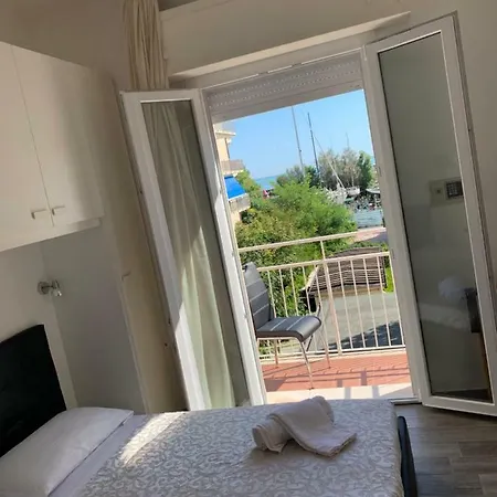 Elsa Rooms 3* 米兰马瑞提那